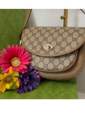 Authentic Gucci Shoulder /Crossbody Bag.